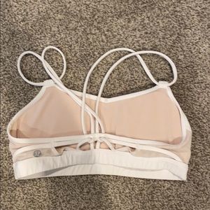 Lululemon strapping sports bra